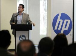 El mandatario destacó el ejemplo dado por la compañía en la reducción del consumo eléctrico mediante el uso de energía solar. ESPECIAL /