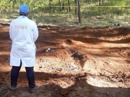 A Tingüindín se desplazaron peritos en materia de criminalística, antropología, química y medicina forense de la PGJE. EFE /