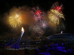Ahora la ciudad rusa está iluminada y lista para recibir a los mejores atletas. AP /