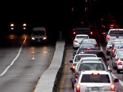 Los automovilistas cumplidos tendrán un descuento de la mitad en los adeudos por fotomultas. ARCHIVO /