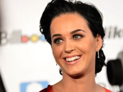 Katy Perry acudió después del Super Bowl a un club a divertirse con varias ''strippers''. ARCHIVO /