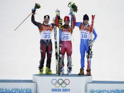 Ivica Kostelic, plata (i); Sandro Viletta, oro (c) y Christof Innerhofer, bronce (i) en en la supercombinada masculina. AP /