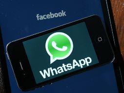 Mark Zuckerberg, creador de Facebook, compró el servicio de mensajería Whats App. AFP /