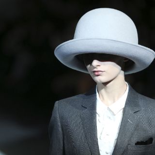 Moda milanesa exalta pericia de artesanos italianos