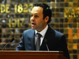 Clemente Castañeda consideró que la iniciativa del PRI es una propuesta que genera más burocracia. ARCHIVO /