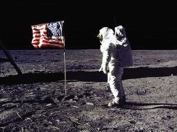 Uno de los objetos más destacados será el emblema que llevaron los trajes espaciales de la tripulación del Apolo 11. ARCHIVO /