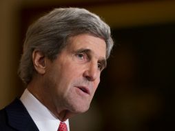 Kerry dijo que era 'urgente avanzar' en la asistencia a Ucrania tras la caída de su presidente. AP /