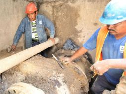 Empleados del SIAPA en los trabajos. ESPECIAL /