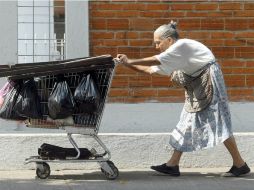 La información podría ayudar a la creación de fármacos que retrasen el envejecimiento. ARCHIVO /