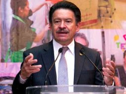 El ex secretario general del PRD dice tener la capacidad de sumar la unidad de su partido. ARCHIVO /