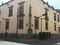 Alrededor de las 14:00 horas las inmediaciones del Congreso lucían libres de cercas metálicas.  /