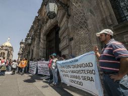 Hoy maestros se manifestaron en el Centro tapatío.  /