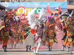 A pesar de la tragedia, la directiva de la ACFO determinó continuar con la fiesta folclórica. EFE /