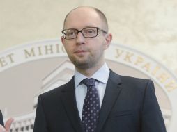 El premier interino Arseni Yatseniuk señala que por el momento los contactos con Rusia son bastante 'flojos'. ARCHIVO /