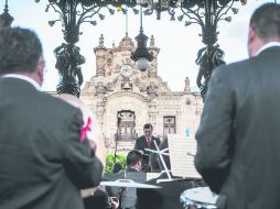 Concierto en rojo. Los músicos entablarán un diálogo con autoridades de la SC para analizar su caso; mientras tanto, protestan.  /