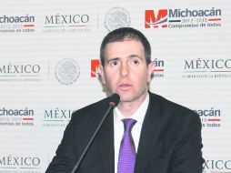 Por las finanzas. El comisionado Alfredo Castillo dijo que afectarán al cártel donde más le duele. NTX /