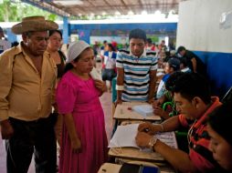 Los centros de votación fueron cerrados a las 17:00 hora local (23:00 GMT). AFP /