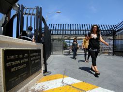 El cruce convocado en uno de los puertos de entrada de la frontera entre Tijuana, México. ARCHIVO /