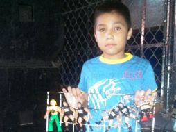 'Chema' entrena desde hace tiempo la lucha libre, y su luchador favorito es Mr Niebla, el llamado Rey del Guaguancó.  /
