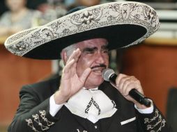 'Mano a mano. Tangos a la manera de Vicente Fernández' contiene 12 temas, dirigido y producido por el cantante. ARCHIVO /