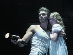 El terror se apoderará de Andy (Chad Michael Murray) y Heidi (Emily Alyn Lind) en ''Extrañas Apariciones 2''. LIONSGATE  /
