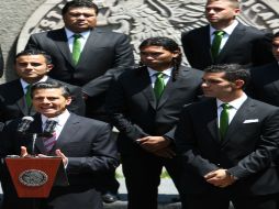 El jugador asistió a la Residencia Oficial de Los Pinos, con el Presidente Enrique Peña Nieto. EFE /