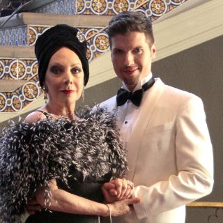 Jacqueline Andere y Mauricio Martínez viven romance en video