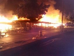 El Ministerio Público ya investiga las causas del incendio. Twitter: @balderasmanuel. ESPECIAL /