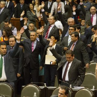 Avalan en lo general pensión universal y seguro de desempleo