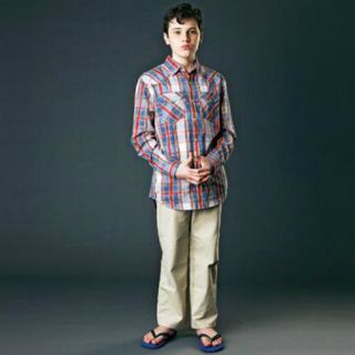 Niño de 14 años busca ampliar teoría de la relatividad de Einstein