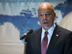 Jeh Johnson acuerda incrementar esfuerzos que resulten en mejoras a la facilitación fronteriza. AFP /