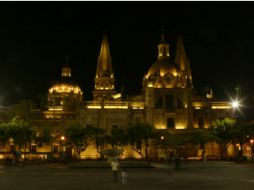 El nuevo proyecto de iluminación, abarca la totalidad de la arquitectura del edificio y cuenta con el aval del INAH. ARCHIVO /