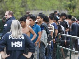Fueron 115 los migrantes encontrados encerrados en una casa en Houston. ARCHIVO /