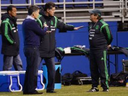 Iñárritu, Pelaez y Herrera consiguieron cambios importantes para que no se cansen los jugadores. MEXSPORT /