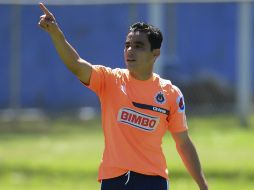 Omar Bravo podría incorporarse al clásico tapatío hasta el segundo tiempo. ARCHIVO /