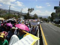 Los manifestantes han bloqueado cuatro carriles de la carretera desde las 13:00 horas. SUN /