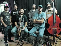 La banda tapatía Troker se suma al evento  en Plaza de la Liberación.  /