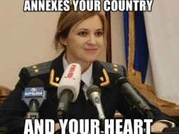 La imagen de Natalia Poklonskaya ha brincado al estrellato de la red de redes por su reciente nombramiento, pero también por su belleza ESPECIAL /