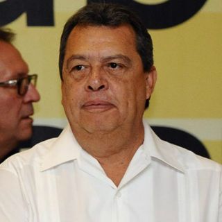 Aguirre asegura que ya respondió a maestros guerrerenses