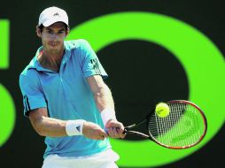 El británico quebró tres veces el servicio de su oponente y registró nueve tiros ganadores. AFP /