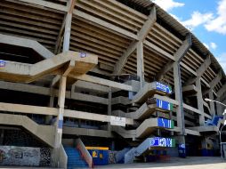 En el Clásico Tapatío pasado,sólo 483 personas estaban contratadas para vigilar a más de 48 mil aficionados en el interior del estadio. ARCHIVO /