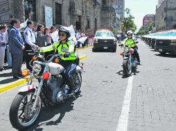 AL RESCATE. Las agentes viales también están capacitadas para detectar a conductores ebrios manejando en la ciudad.  /