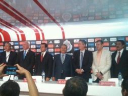 Autoridades de Jalisco y directivos de Chivas hacen el llamado a un juego tranquilo.  /