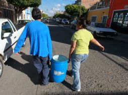 Los tandeos serán de forma permanente para garantizar el abasto de agua en la ZMG. ARCHIVO /