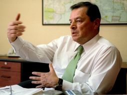 Bicieg Ocampo firmó el documento en el que se establecen las bases operativas, técnicas y metodológicas para la creación del servicio. ARCHIVO /