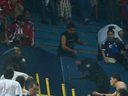 El alcalde de Guadalajara decidió remover a los mandos operativos de la policía de Guadalajara por la gresca que se suscitó el sábado. ARCHIVO /