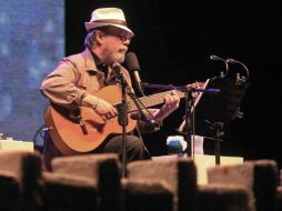 El cantante se presentó en el Zócalo en 2007 ante más de 50 mil personas. ARCHIVO /