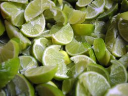 El limón ha aumentado su precio debido a una plaga conocida como 'dragón amarillo'. ARCHIVO /