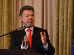 Juan Manuel Santos destituyó a Gustavo Petro por un caso relacionado con la crisis de las basuras en Bogotá. ARCHIVO /
