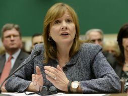 La consejera delegada de GM, Mary Barra, habla ante la Cámara de Representantes en EU. EFE /